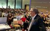 Herr Biland bei seiner Rede vor den Diplomanden & Gästen