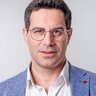 Porträtfoto von Daniel Raggi, Schulleiter der Benedict Schule Luzern.